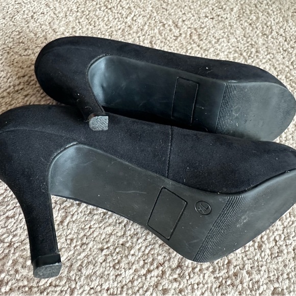 Black Suede Candies High heels Size 7.5 - Picture 4 of 5